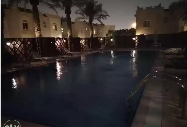 Résidentiel Propriété prête 3 chambres U / f Villa à Compound  a louer au Al-Sadd , Doha #7235 - 1  image 